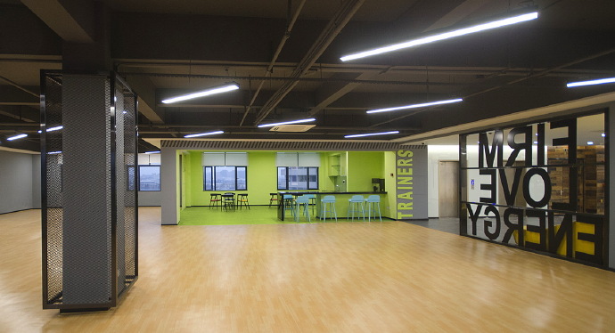 辦公室設(shè)計時巧妙應(yīng)用色彩搭配，讓辦公室更個性！