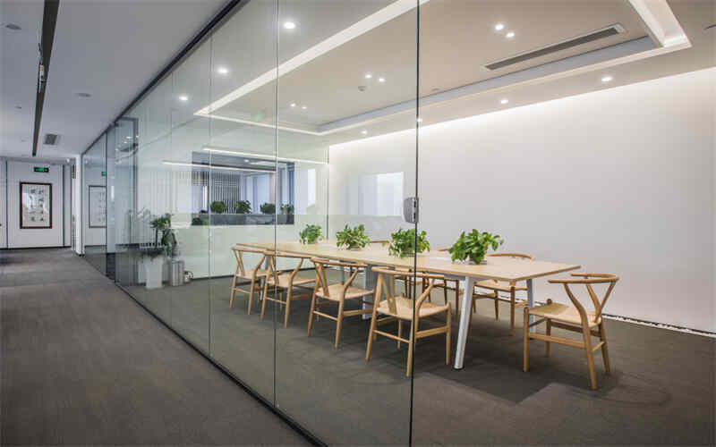 上海辦公室裝修預(yù)算多少合適？2025最新裝修指南不踩坑